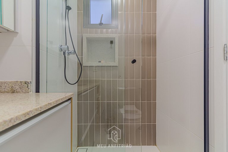 2-person studio with full kitchen near the airport