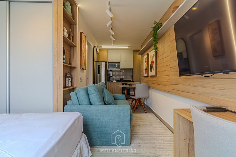 2-person studio with full kitchen near the airport