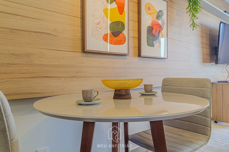 2-person studio with full kitchen near the airport