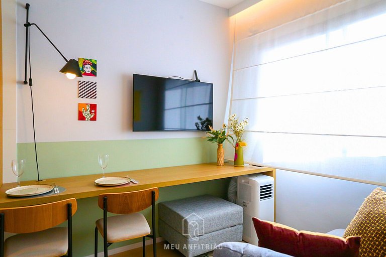 Apartment with amenities in front of Eldorado Mall