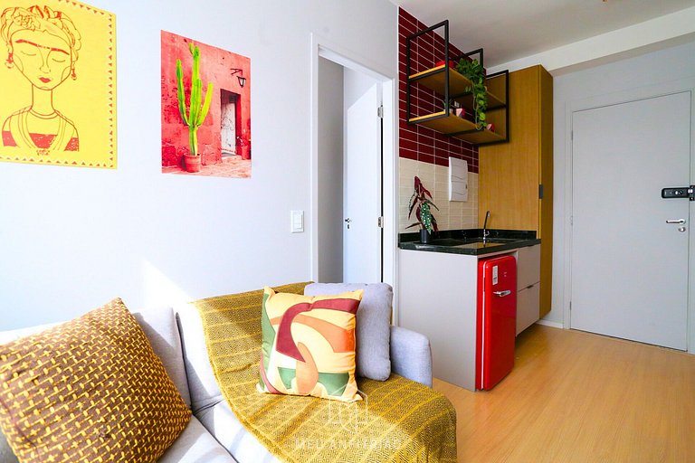 Apartment with amenities in front of Eldorado Mall