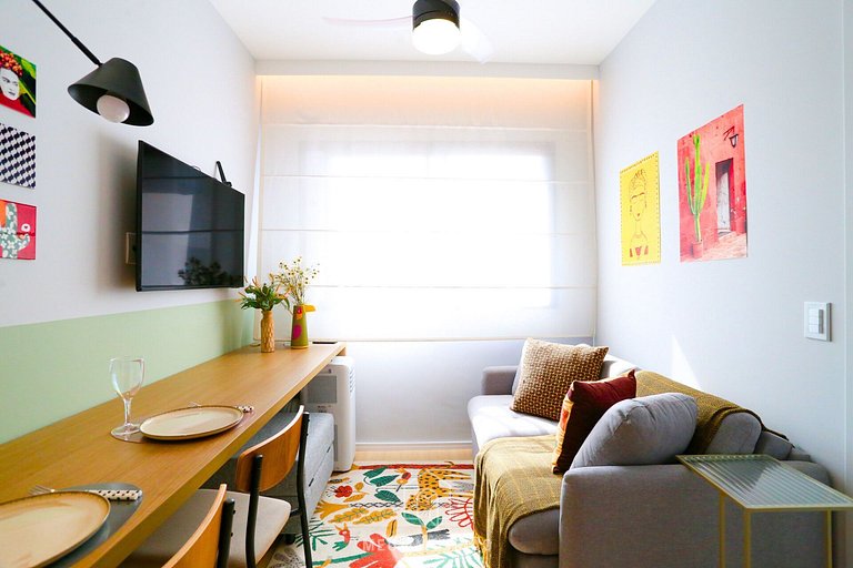 Apartment with amenities in front of Eldorado Mall