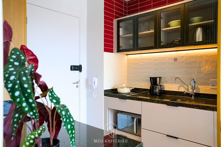 Apartment with amenities in front of Eldorado Mall