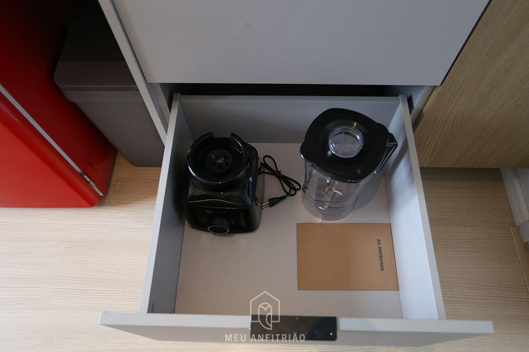 Apartment with amenities in front of Eldorado Mall