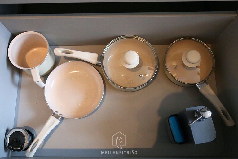 Apartment with amenities in front of Eldorado Mall