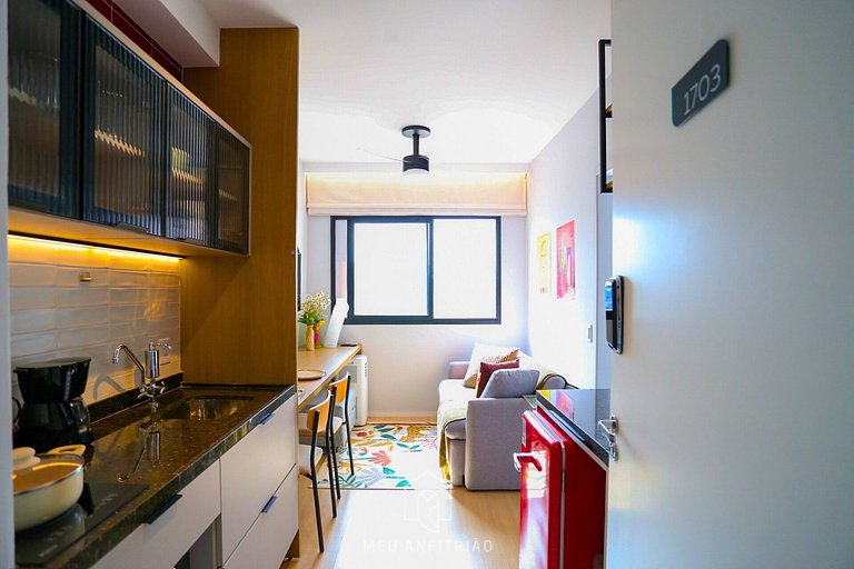 Apartment with amenities in front of Eldorado Mall