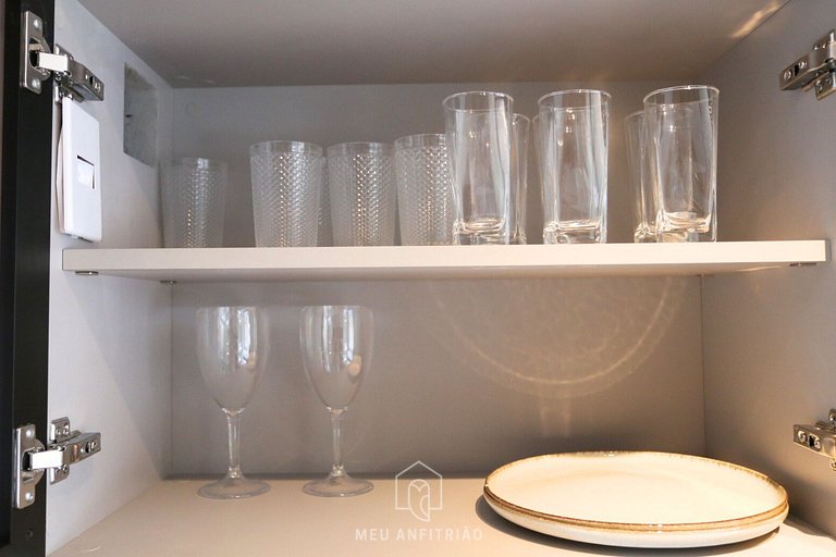 Apartment with amenities in front of Eldorado Mall