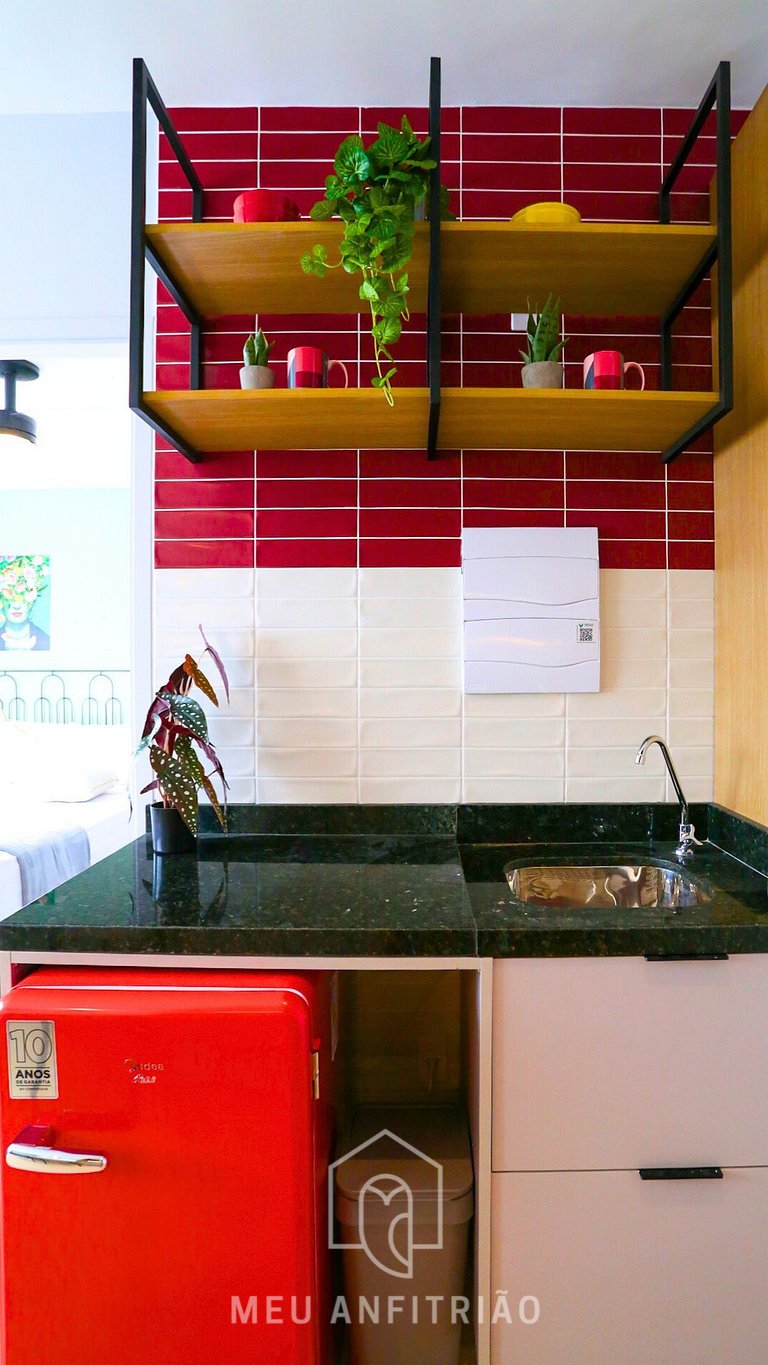 Apartment with amenities in front of Eldorado Mall