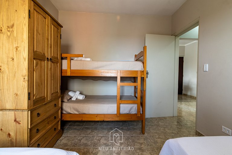 Apartment at Enseada Beach Guarujá with Parking