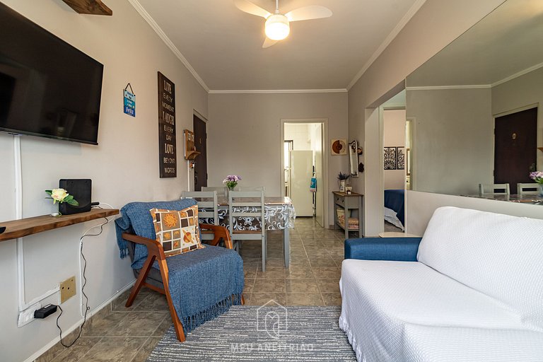 Apartment at Enseada Beach Guarujá with Parking