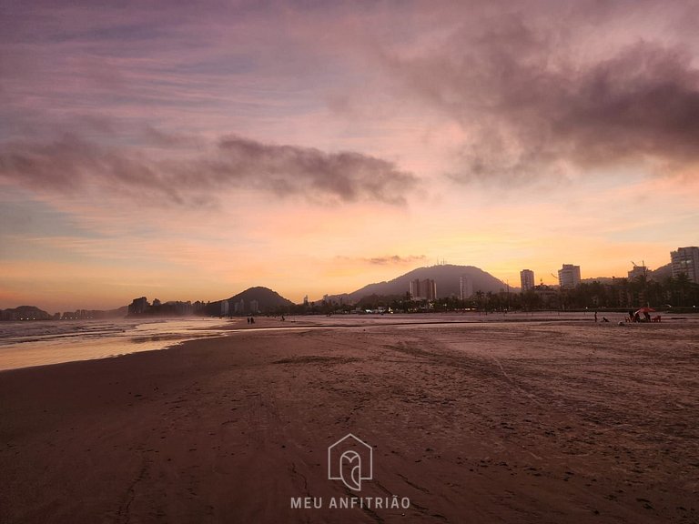 Apt for 6 with garage 500m from Enseada Beach