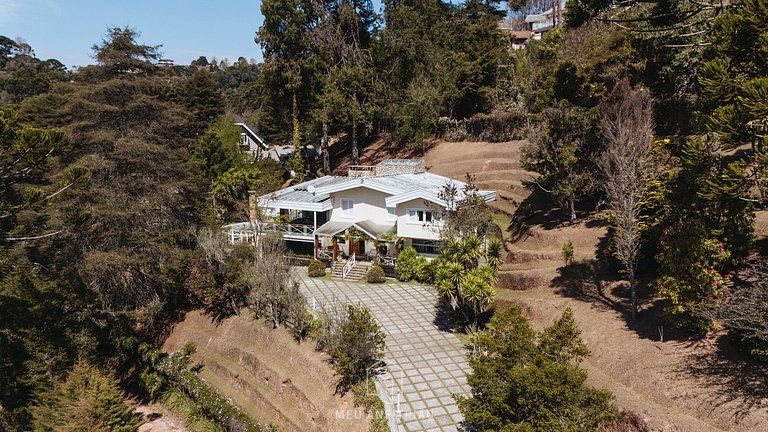 Cozy mountain home w/ fireplace near Capivari
