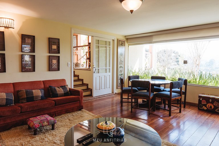 Cozy mountain home w/ fireplace near Capivari