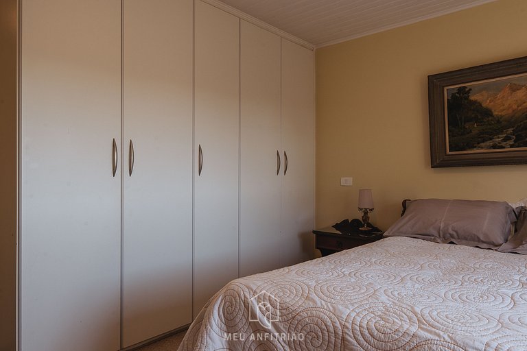 Cozy mountain home w/ fireplace near Capivari