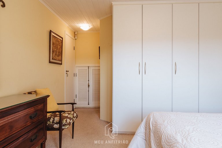 Cozy mountain home w/ fireplace near Capivari