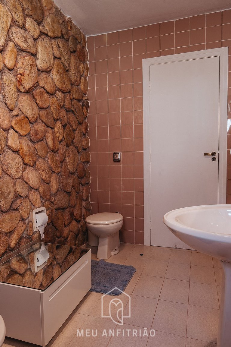 Cozy mountain home w/ fireplace near Capivari