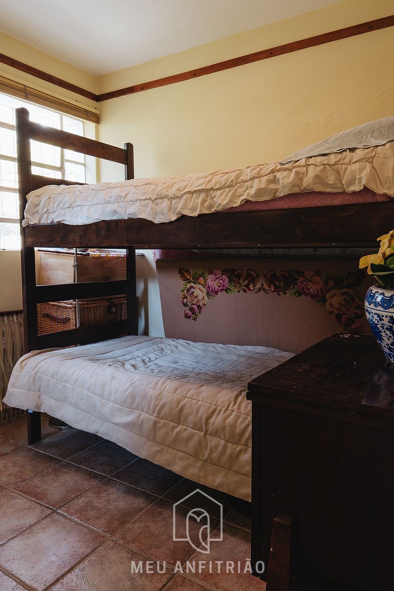 Cozy mountain home w/ fireplace near Capivari