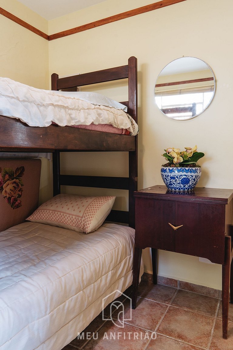 Cozy mountain home w/ fireplace near Capivari