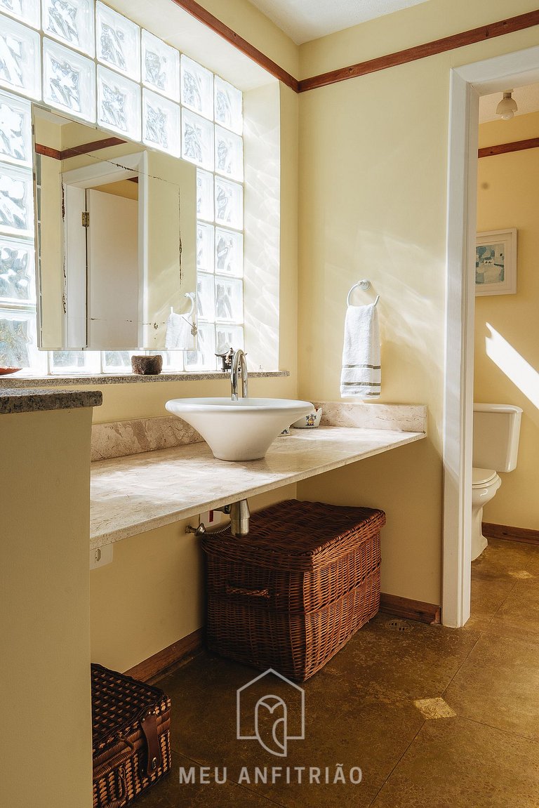 Cozy mountain home w/ fireplace near Capivari