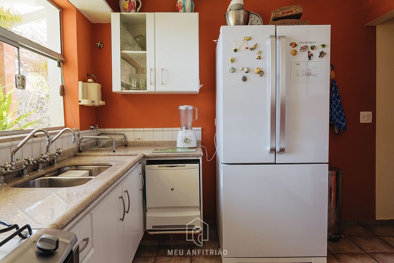 Cozy mountain home w/ fireplace near Capivari