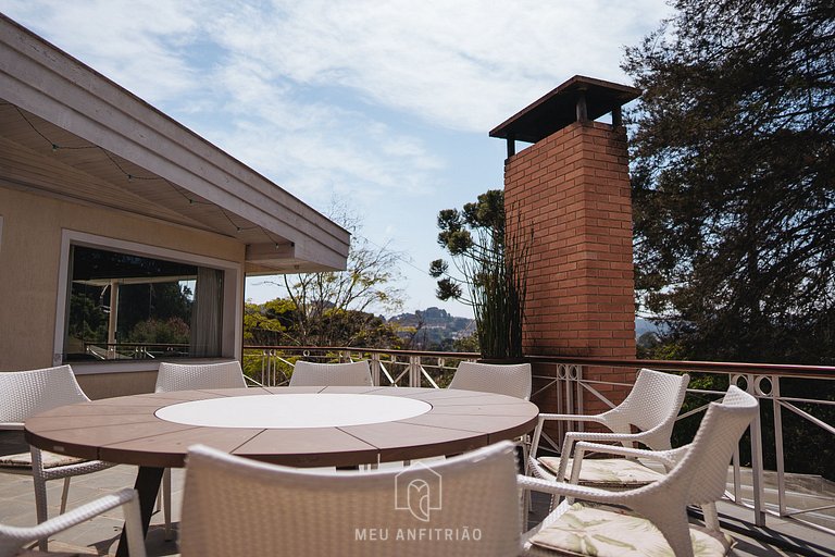 Cozy mountain home w/ fireplace near Capivari