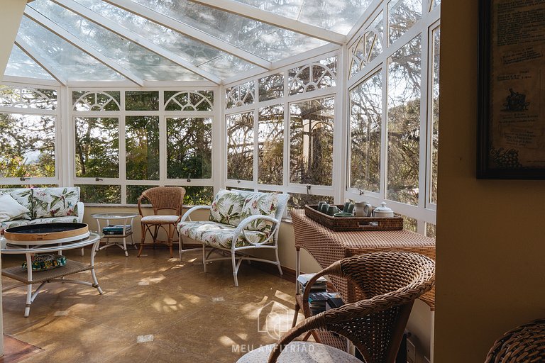 Cozy mountain home w/ fireplace near Capivari