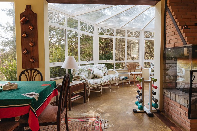 Cozy mountain home w/ fireplace near Capivari