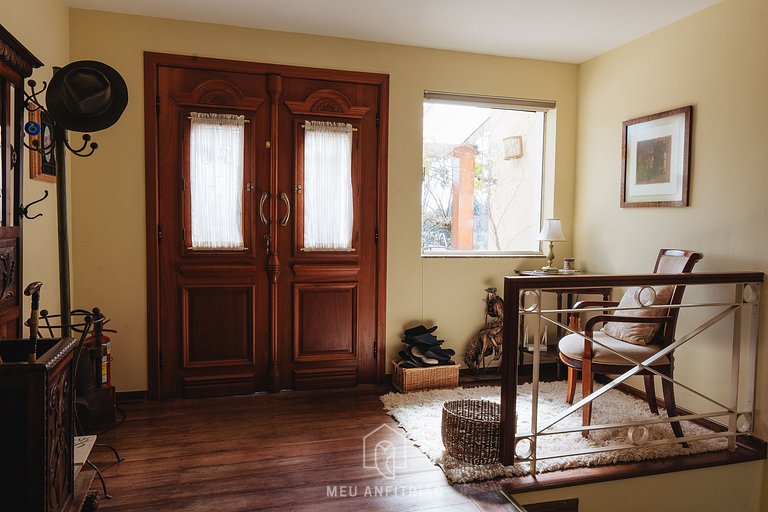 Cozy mountain home w/ fireplace near Capivari