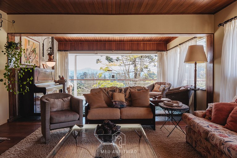 Cozy mountain home w/ fireplace near Capivari