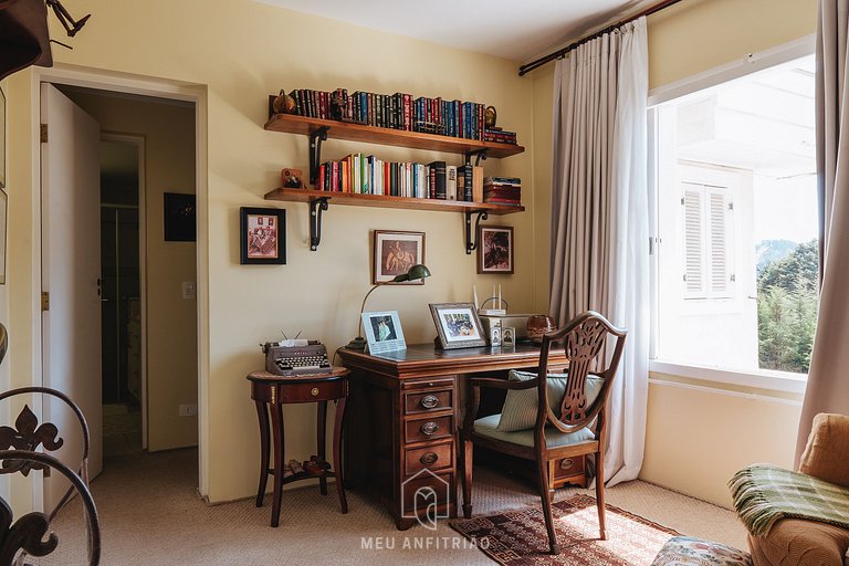 Cozy mountain home w/ fireplace near Capivari