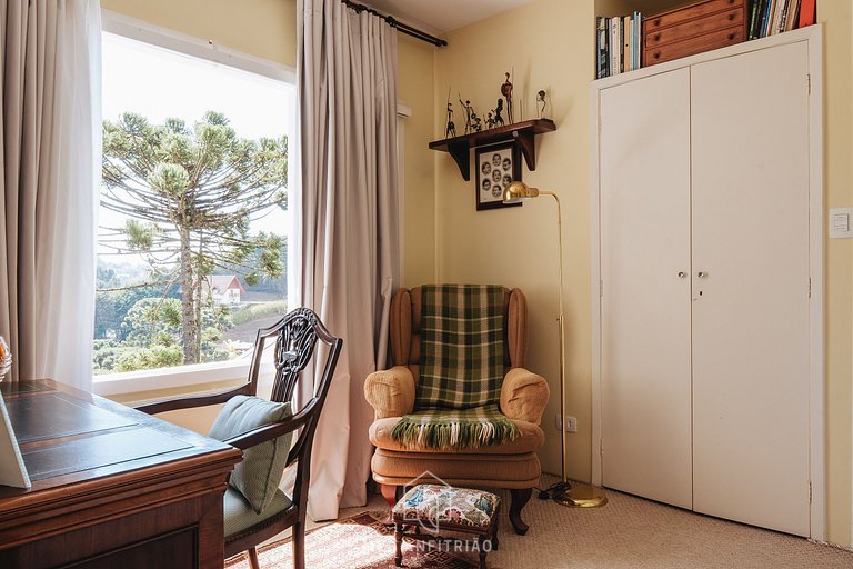 Cozy mountain home w/ fireplace near Capivari