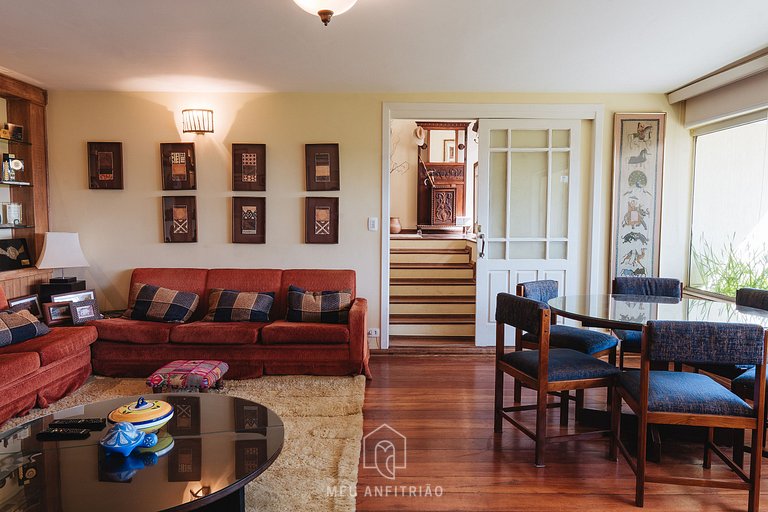 Cozy mountain home w/ fireplace near Capivari