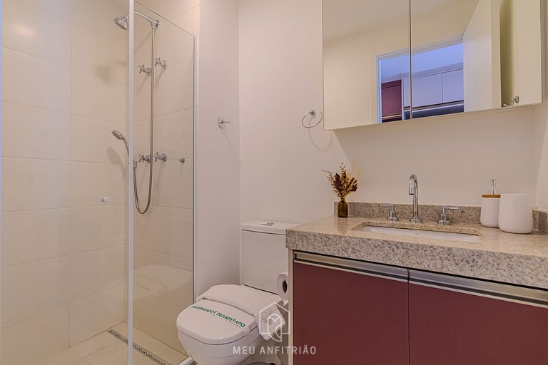 Varanda, piscina e academia perto do aeroporto