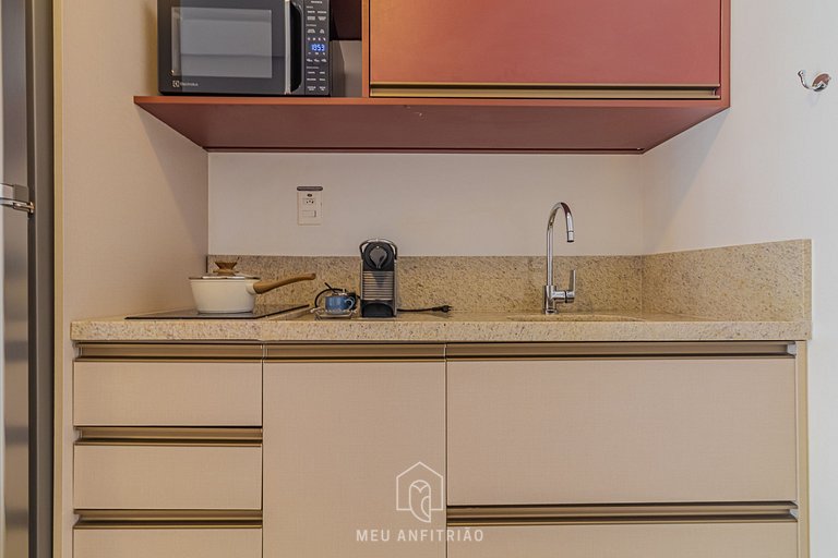 Varanda, piscina e academia perto do aeroporto