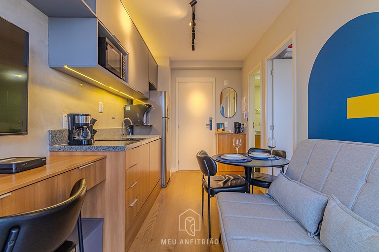 Apt for 3 people with balcony 1km from the airport