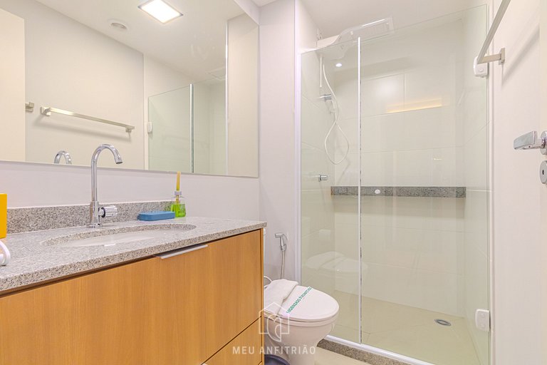 Apt for 3 people with balcony 1km from the airport