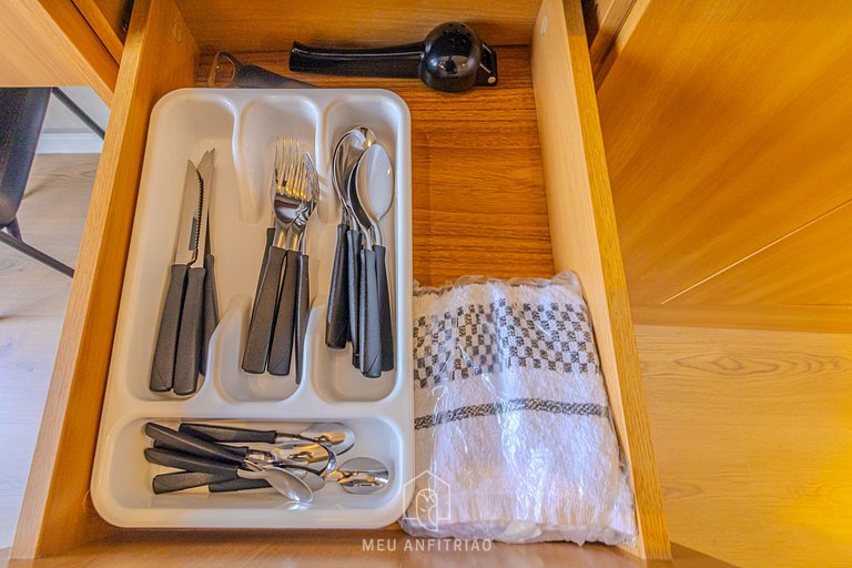 Apt for 3 people with balcony 1km from the airport