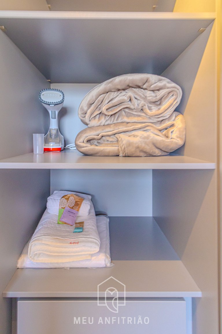 Apt for 3 people with balcony 1km from the airport