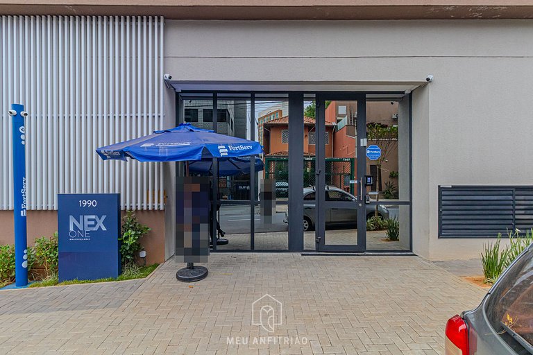 Apt for 3 people with balcony 1km from the airport