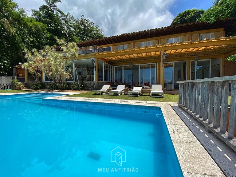 Luxury house on the beachfront in Angra dos Reis