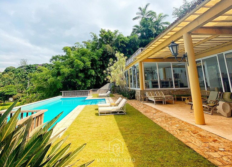 Luxury house on the beachfront in Angra dos Reis