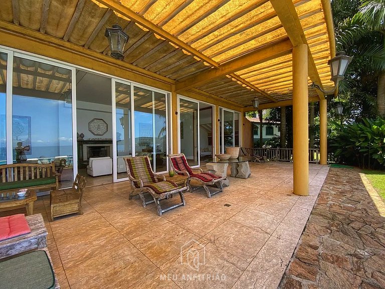 Casa de luxo em frente à praia em Angra dos Reis