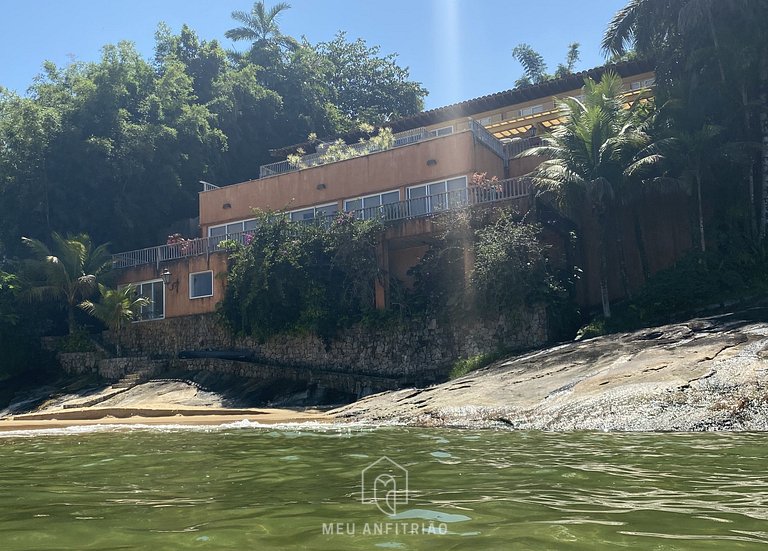 Casa de luxo em frente à praia em Angra dos Reis