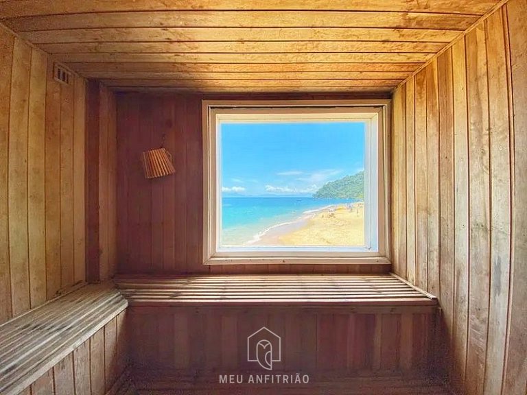 Casa de luxo em frente à praia em Angra dos Reis