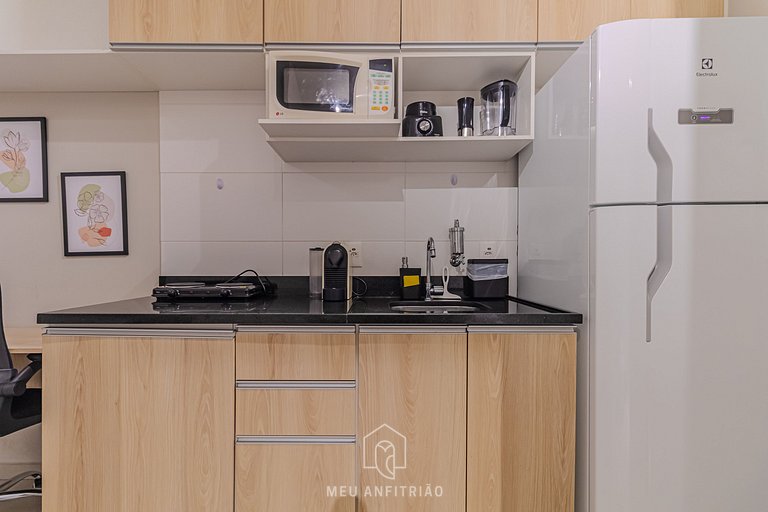 2 people, balcony and leisure 450m from the subway