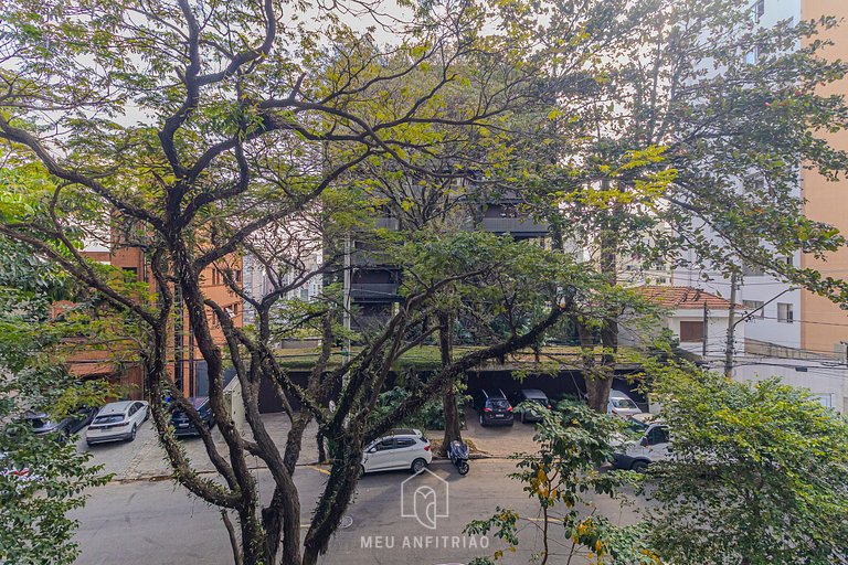 2 people, balcony and leisure 450m from the subway