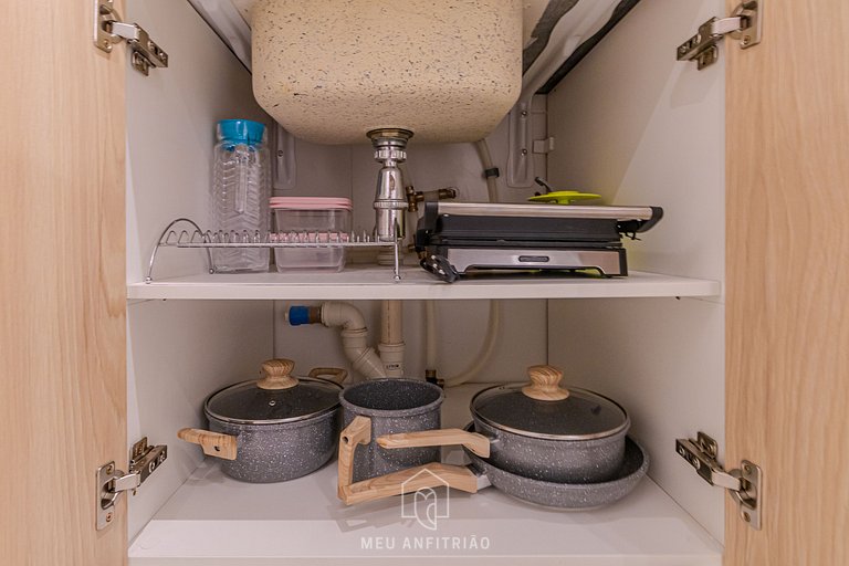 2 people, balcony and leisure 450m from the subway