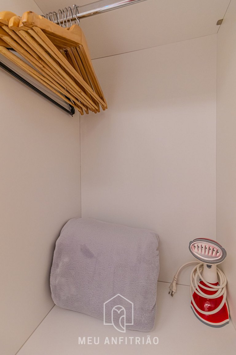 2 people, balcony and leisure 450m from the subway