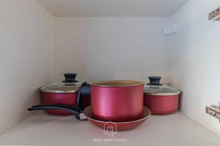 Studio p/2 pessoas, varanda, lazer a 200m do metrô