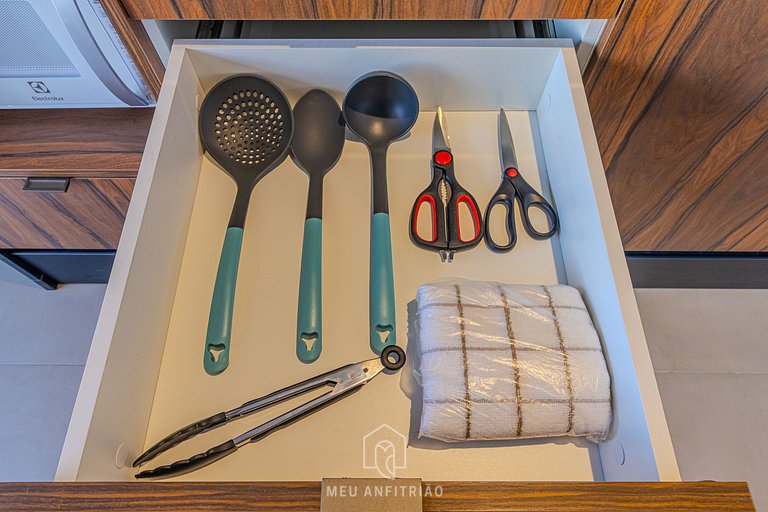 Studio p/2 pessoas, varanda, lazer a 200m do metrô